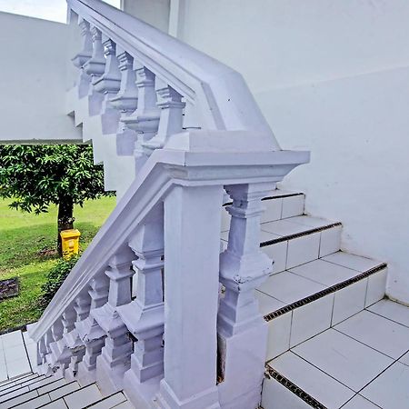 Oyo Life 91127 Wisma Sukajadi Syariah Perabumulih Eksteriør bilde
